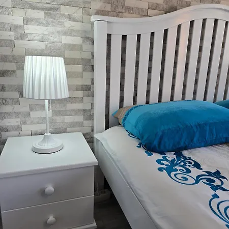 Apartment Aпартамент 5 *